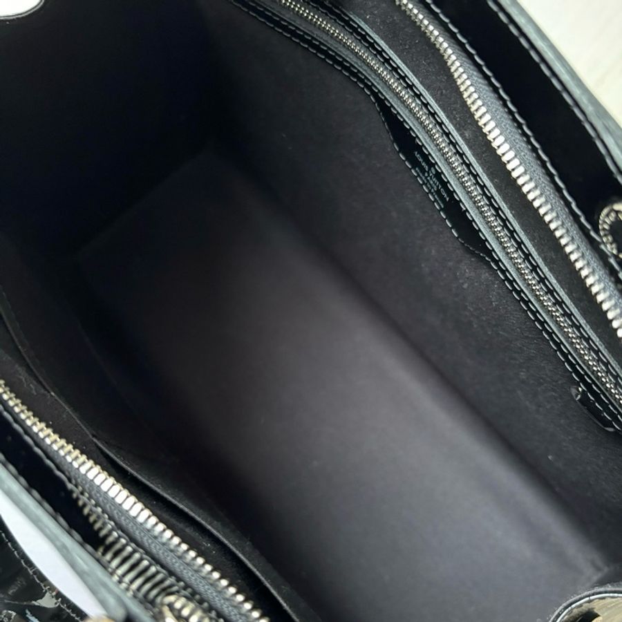 【近新閒置品】LV 黑銀EPI漆皮水波紋醫生包手提側背斜挎包-7