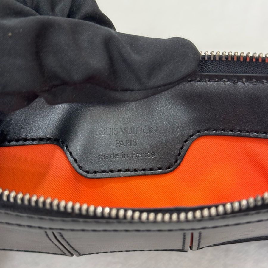 Louis Vuitton Epi 彈性手袋黑色-13