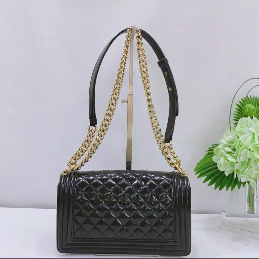 Chanel 黑金中號Le boy鏈條肩背包 25×14.5×8cm  99新 配件塵袋-4