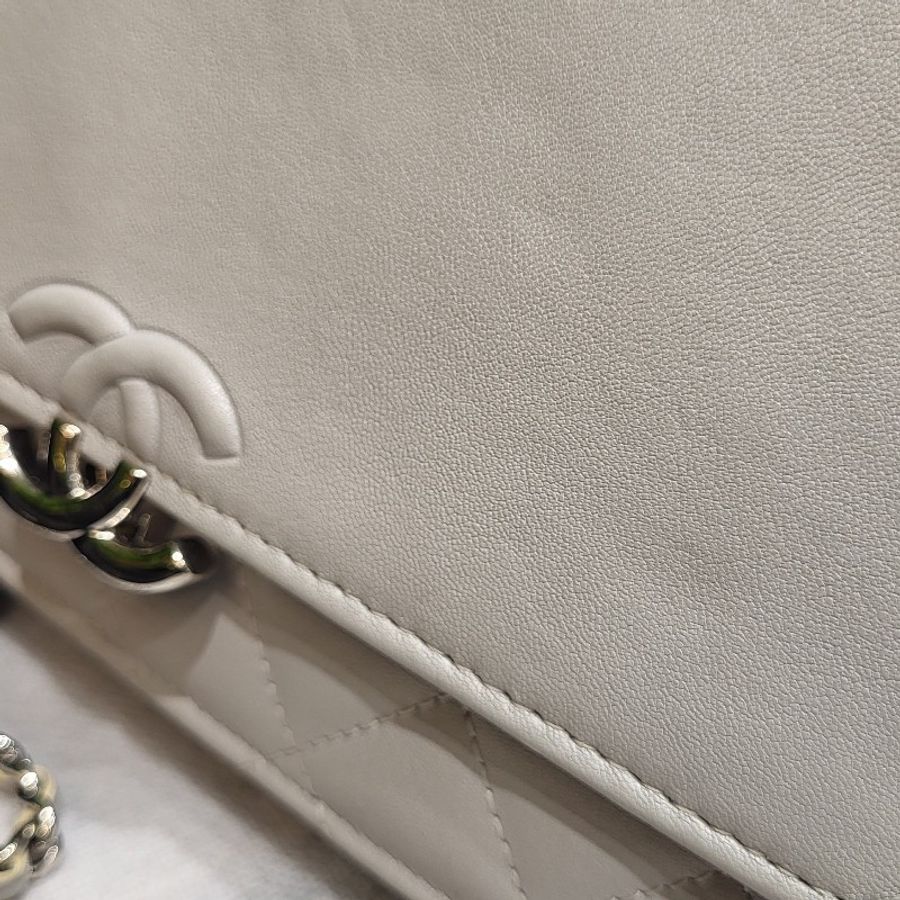 Chanel WOC-10