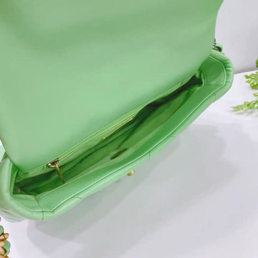 Chanel 酪梨綠小號牛皮19bag鏈條包 26×18×8cm  全新 配件齊全-5