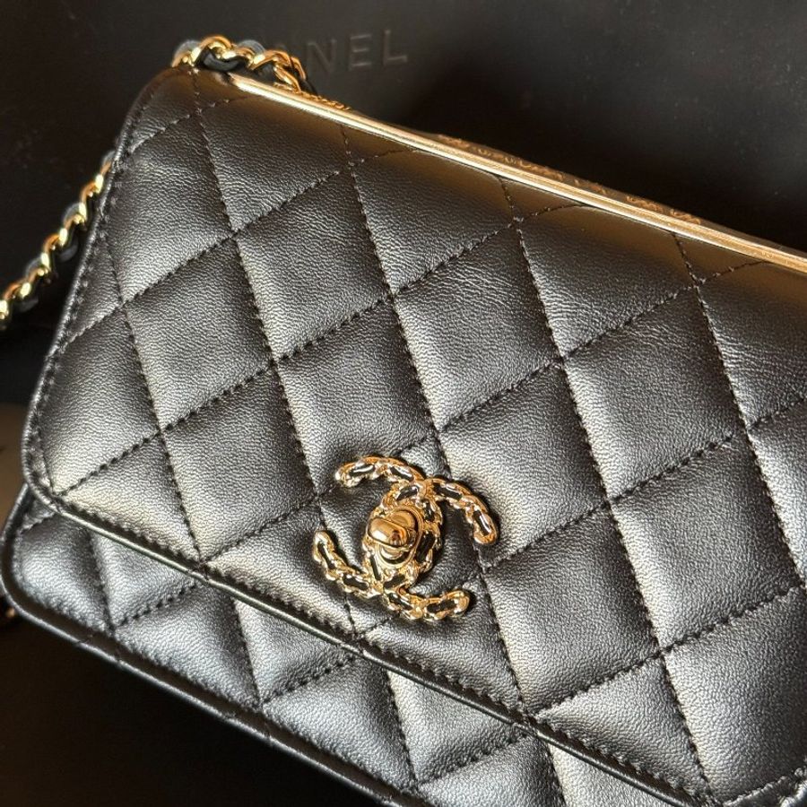全新 Chanel mini trendy cc WOC 黑金 晶片款-1