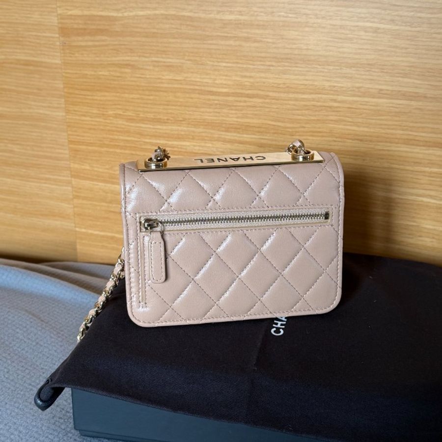 全新 Chanel mini trendy cc WOC 米色 金釦 保卡款-5