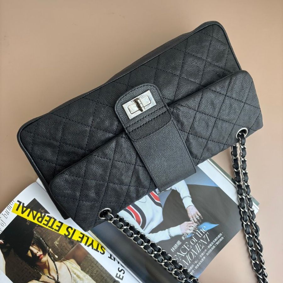 ::CHANEL:: 黑色荔枝小牛皮銀雙C銀釦2.55掀蓋銀鏈斜背包-0