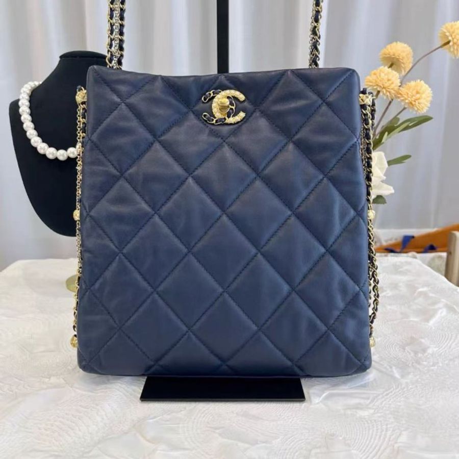 Chanel hobo handbag 21B 珍珠雙C扣羊皮肩背包 芯片款 24.5*23*4.5 99新配件塵袋-4