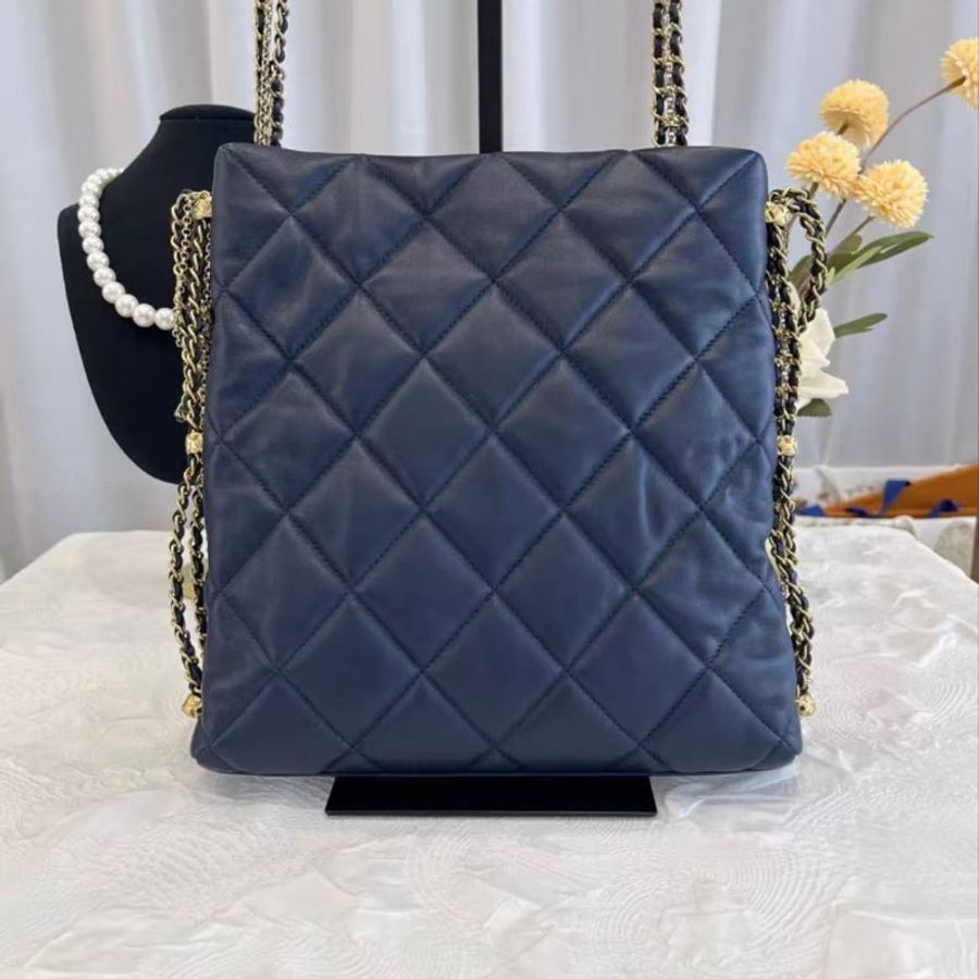 Chanel hobo handbag 21B 珍珠雙C扣羊皮肩背包 芯片款 24.5*23*4.5 99新配件塵袋-6