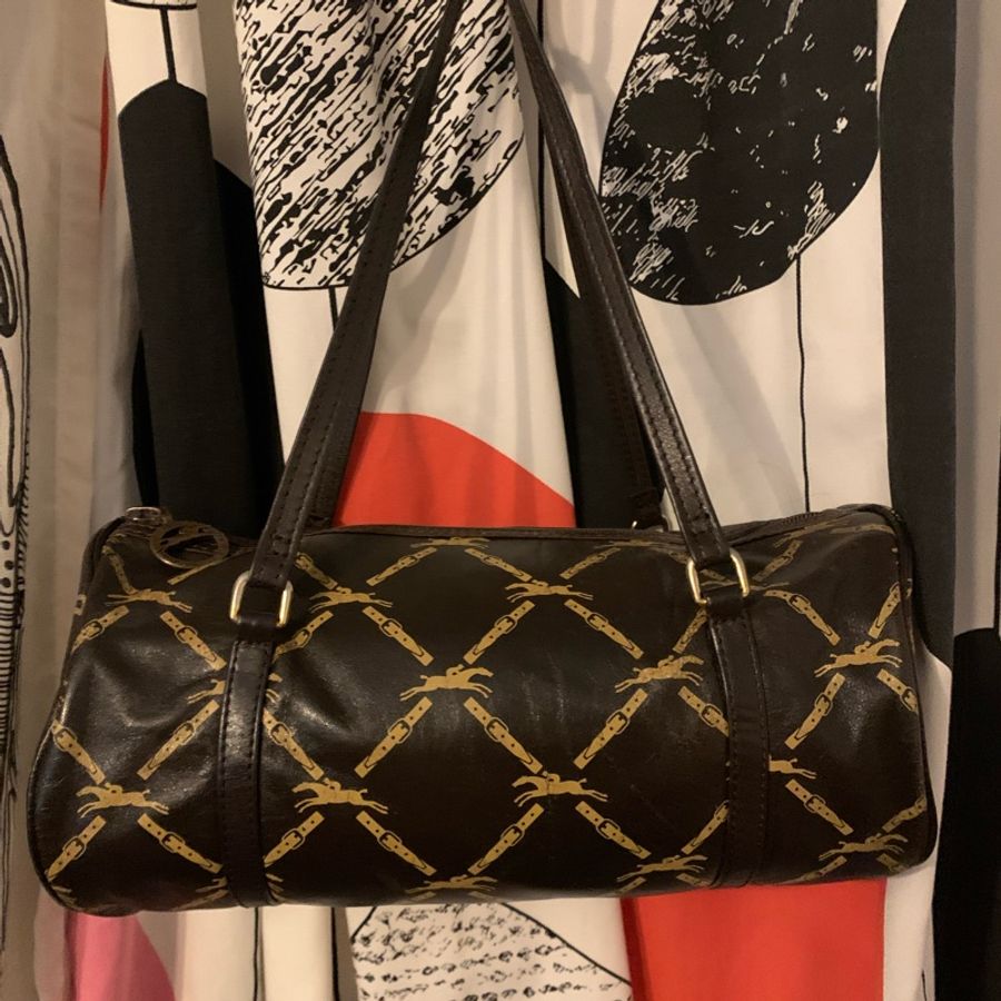 Longchamp 經典logo圖騰真皮圓筒包-0