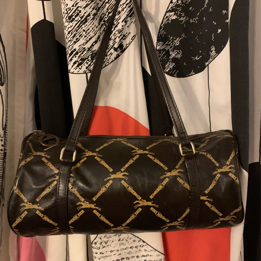 Longchamp 經典logo圖騰真皮圓筒包-5