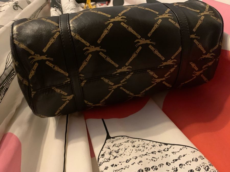 Longchamp 經典logo圖騰真皮圓筒包-10