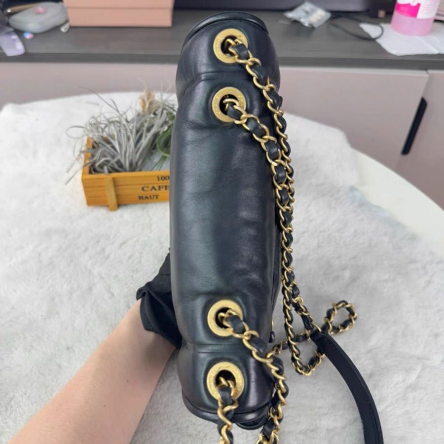 Chanel • 經典 Cf 黑金羊皮金幣泡芙戴妃包 罕見限量款-8