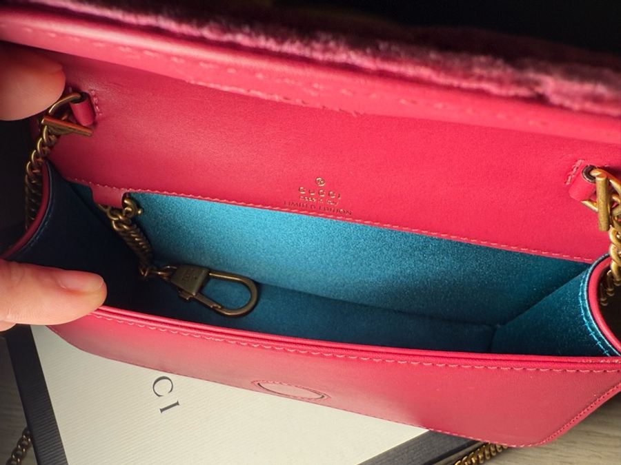 GUCCI GG MARMONT Limited Edition 桃紅 水晶愛心刺繡 迷你鍊帶包-3