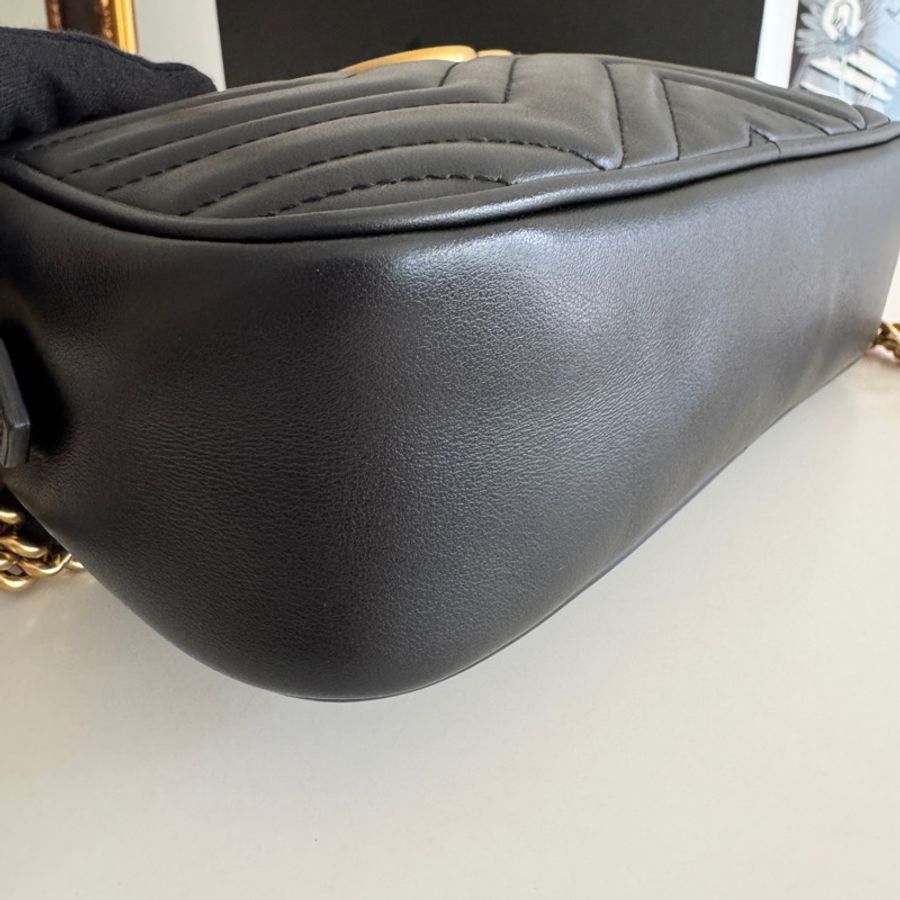 GUCCI GG Marmont絎縫皮革斜背/相機包(黑色) 99新-6