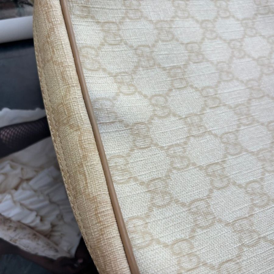 ::GUCCI:: 201448 米白色雙G塗層帆布 直式斜背包-8