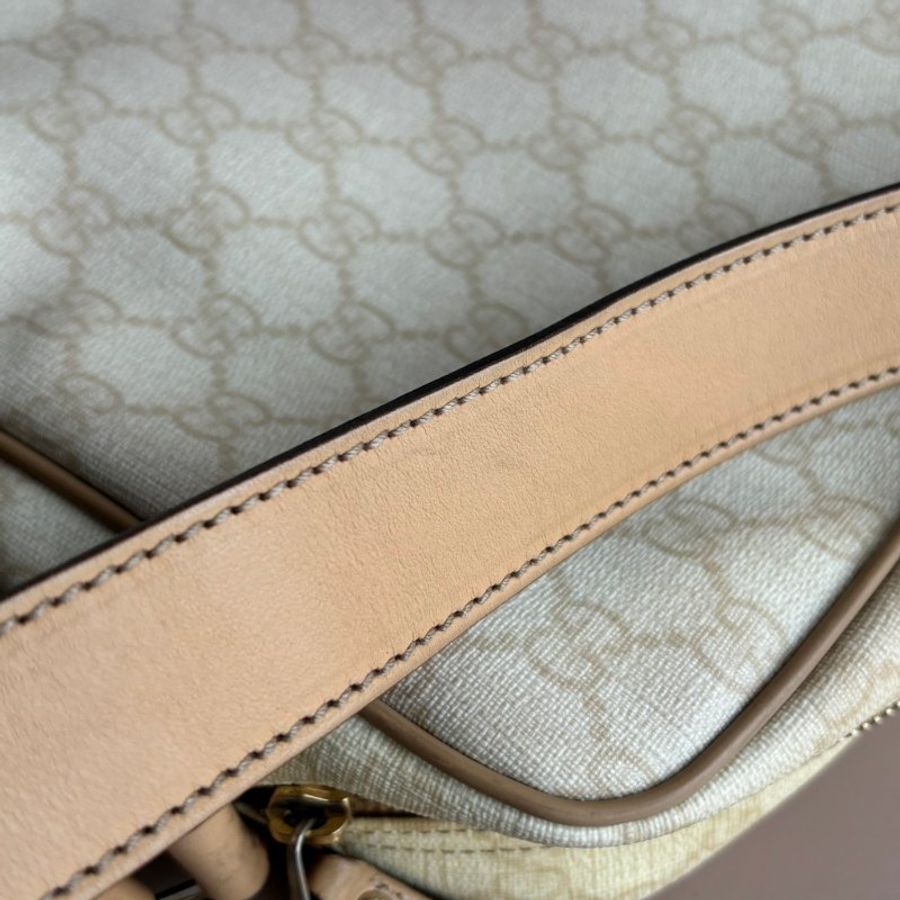 ::GUCCI:: 201448 米白色雙G塗層帆布 直式斜背包-19