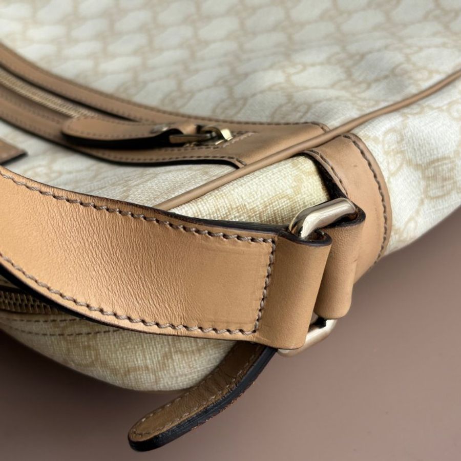 ::GUCCI:: 201448 米白色雙G塗層帆布 直式斜背包-23