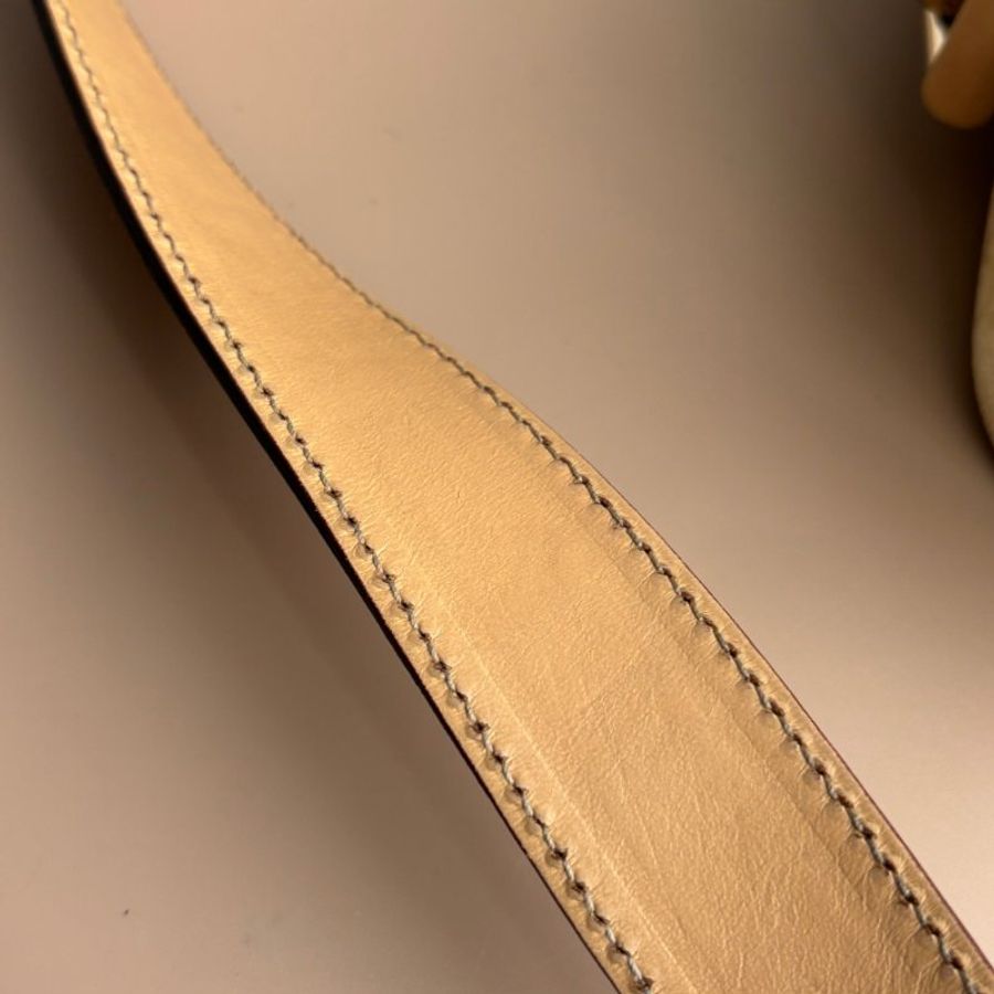 ::GUCCI:: 201448 米白色雙G塗層帆布 直式斜背包-30