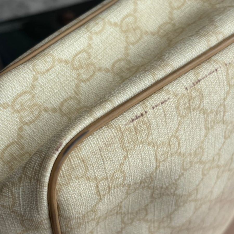 ::GUCCI:: 201448 米白色雙G塗層帆布 直式斜背包-45