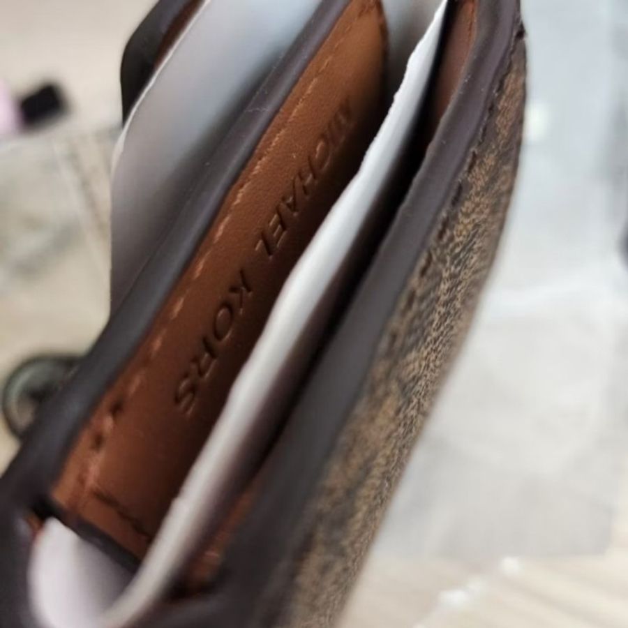 Michael Kors Carmen系列防刮皮革三折中夾-8