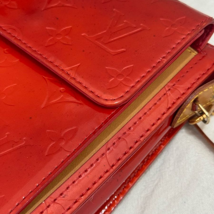 Louis Vuitton 漆皮紅色相機包-12
