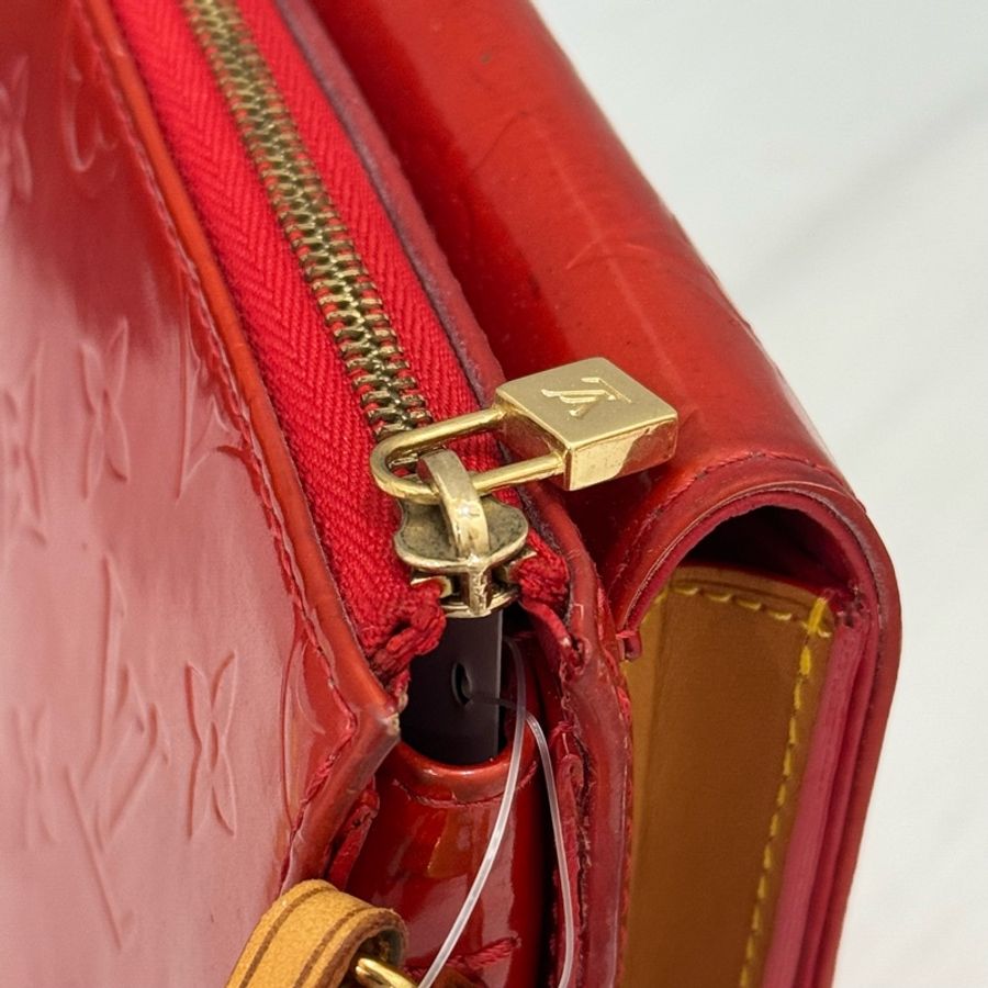 Louis Vuitton 漆皮紅色相機包-23