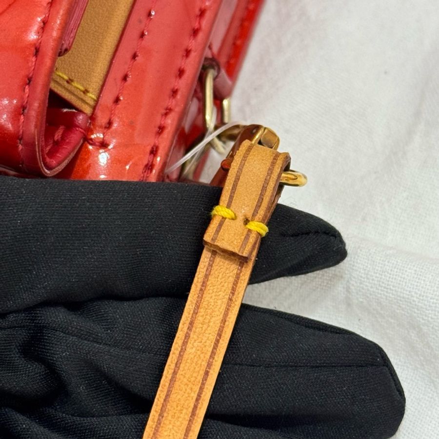 Louis Vuitton 漆皮紅色相機包-28