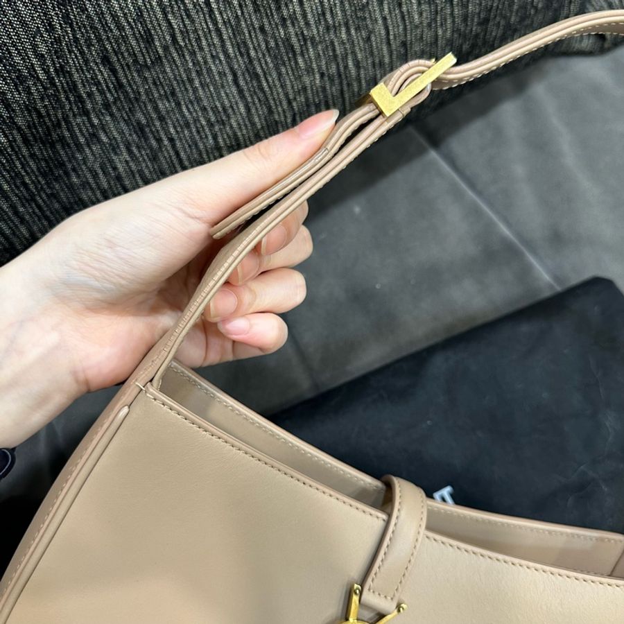 99新🌟 ysl #奶茶色 #腋下包 #新款 #LE5A7-10