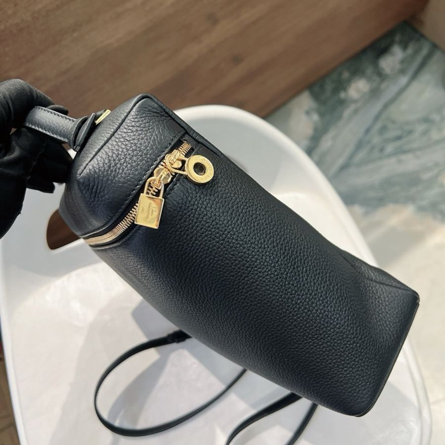 Loro Piana LP23.5 黑色後背包-3