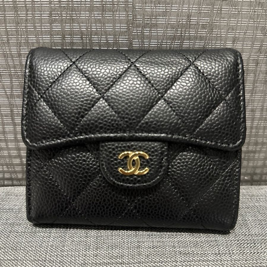 全新 CHANEL 香奈兒黑金 經典 CF 黑色 短夾 皮夾 錢包 三折 正品 全配 防刮 牛皮 荔枝紋 荔枝-0