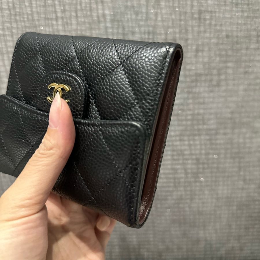 全新 CHANEL 香奈兒黑金 經典 CF 黑色 短夾 皮夾 錢包 三折 正品 全配 防刮 牛皮 荔枝紋 荔枝-8