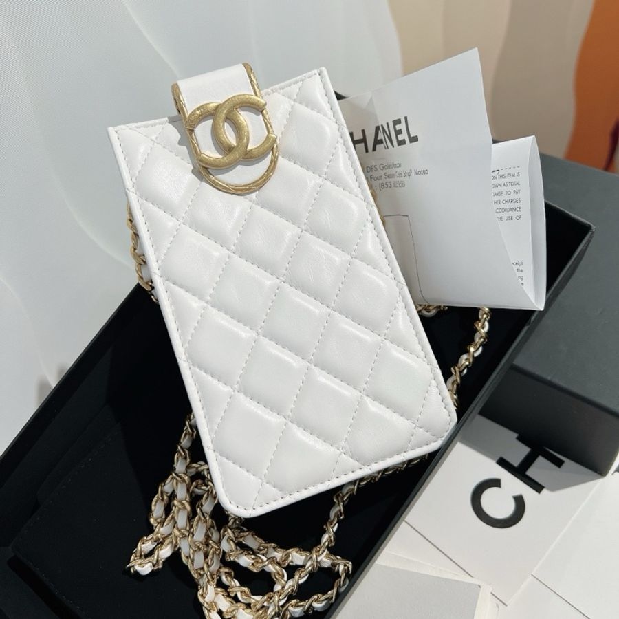 Chanel 22B 香奈兒白色羊皮手機包-0