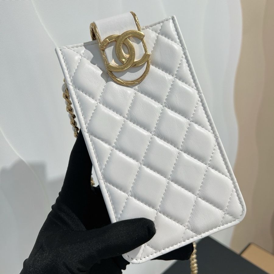 Chanel 22B 香奈兒白色羊皮手機包-1