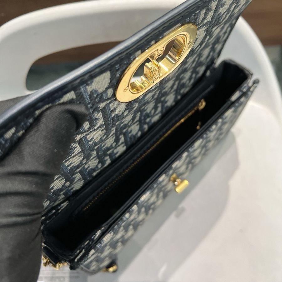 Dior Montaigne Avenue-6