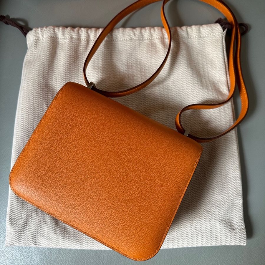 Hermes 愛馬仕康康19,E皮C刻橙黃色銀扣,98新。-1