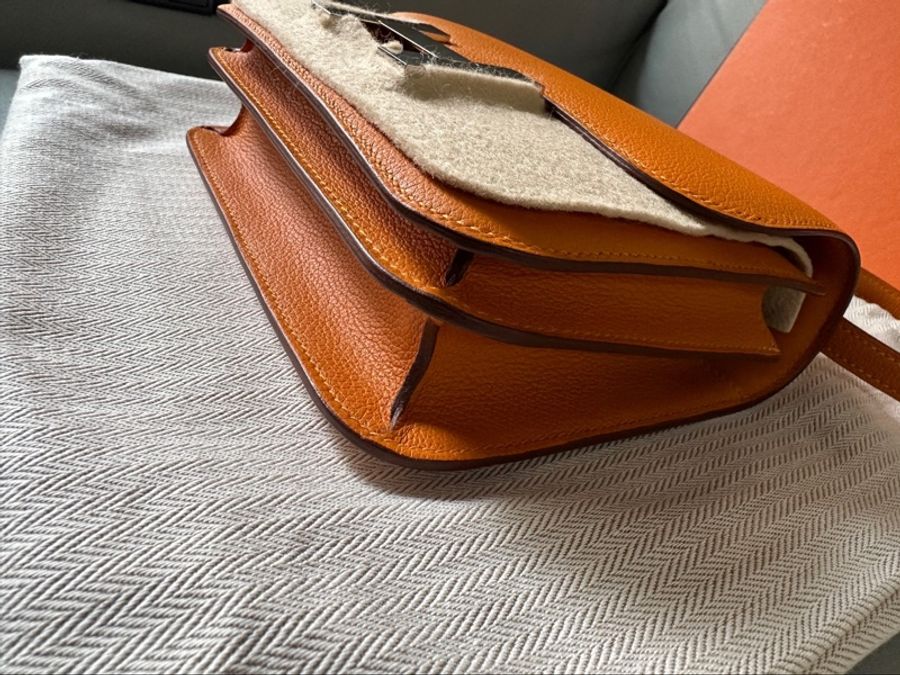 Hermes 愛馬仕康康19,E皮C刻橙黃色銀扣,98新。-3