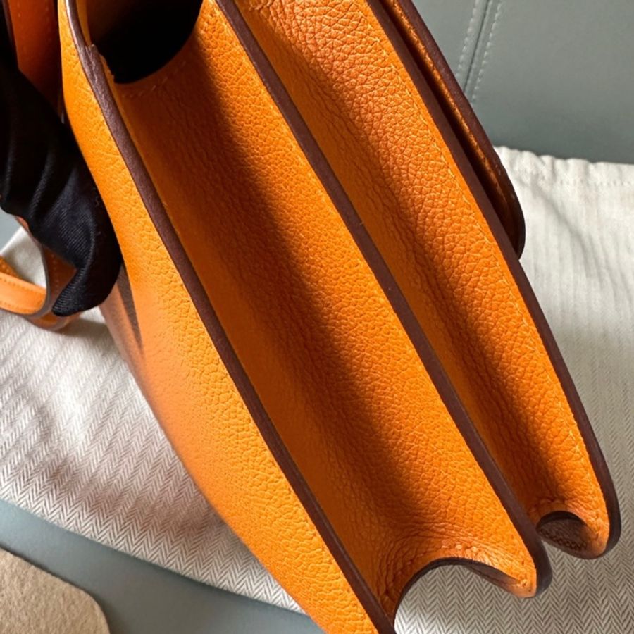 Hermes 愛馬仕康康19,E皮C刻橙黃色銀扣,98新。-6
