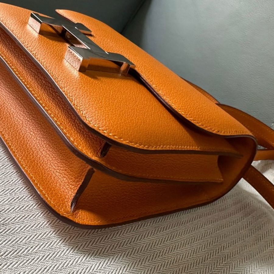 Hermes 愛馬仕康康19,E皮C刻橙黃色銀扣,98新。-7