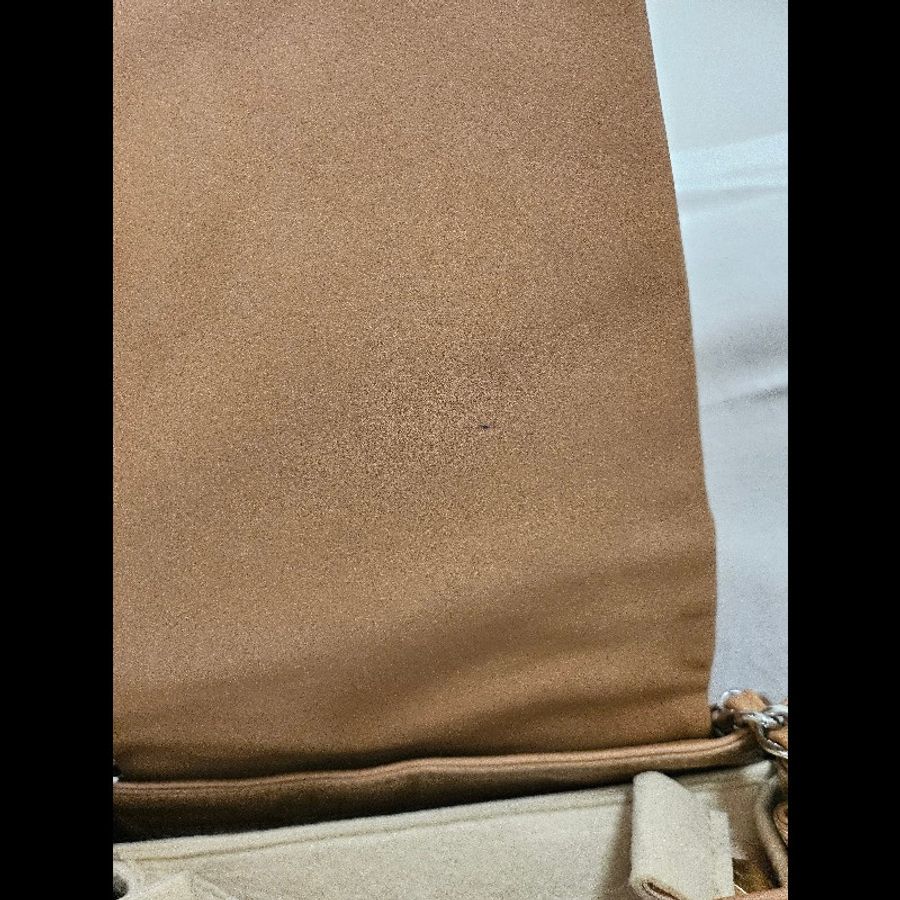  Chanel 皮革鏈帶包 👜柔軟的皮革觸感極佳,雙 C 大壓紋-20