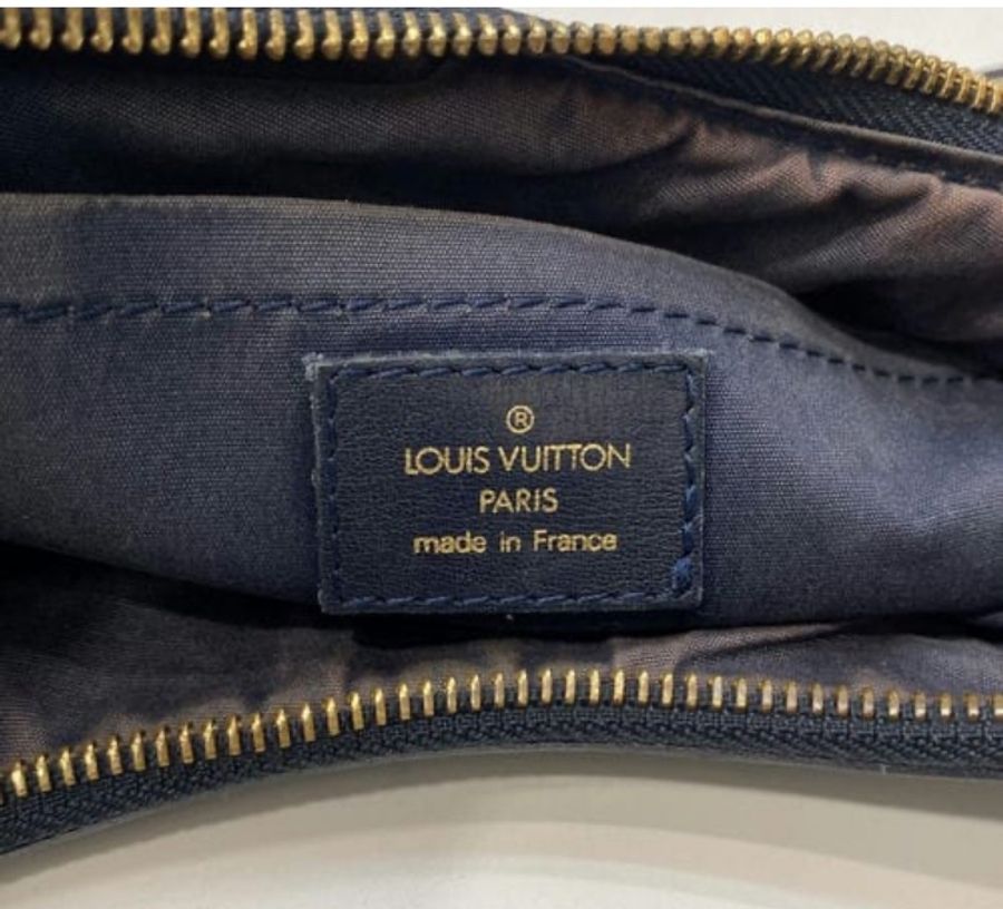 LOUIS VUITTON 老花牛仔單寧布牛角包月亮包肩背包-4
