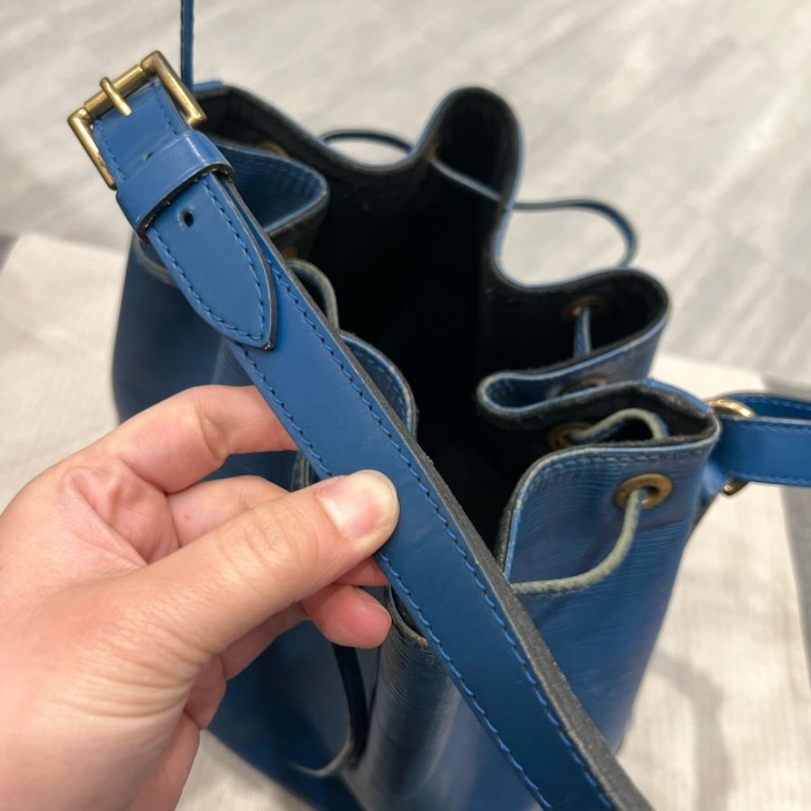 Louis Vuitton LV epi 水波紋 水桶包 藍-14