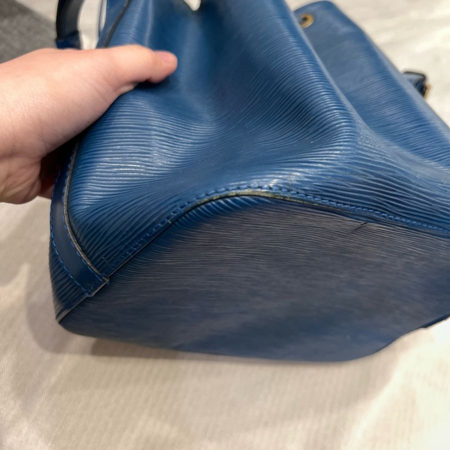 Louis Vuitton LV epi 水波紋 水桶包 藍-18