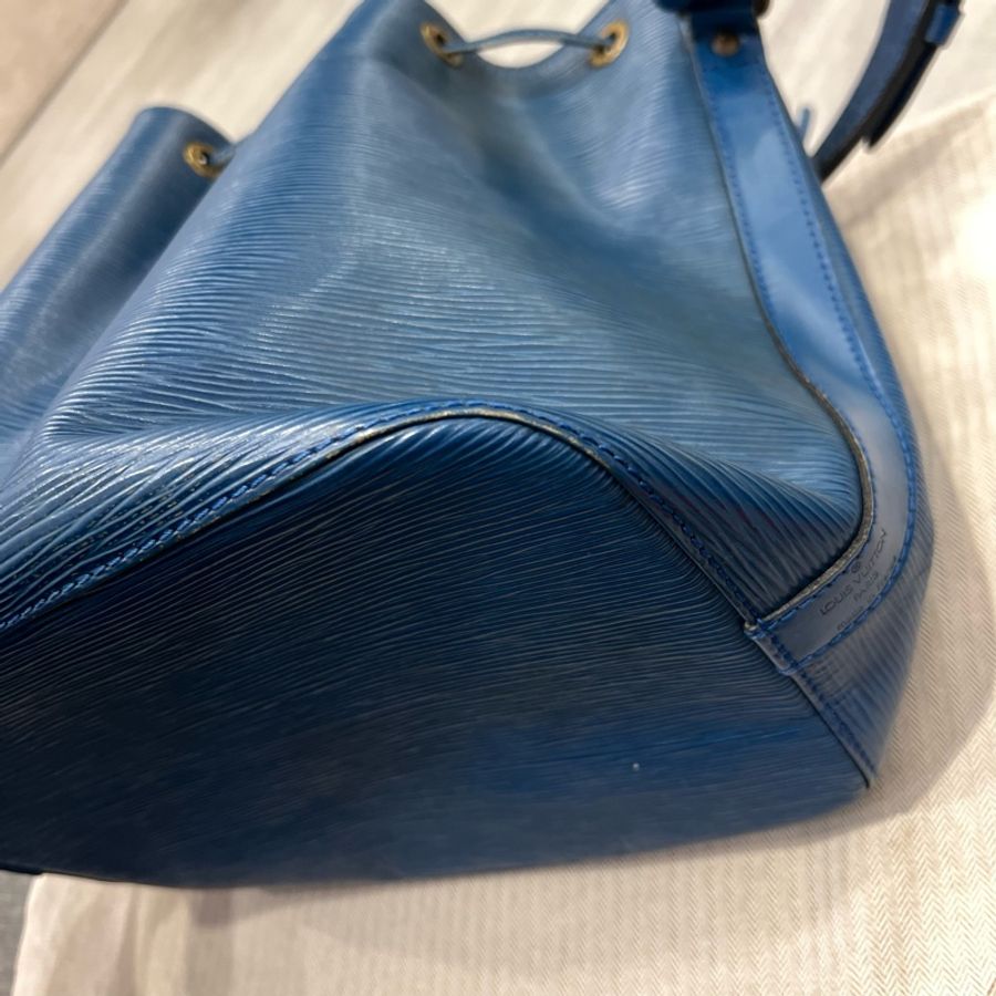 Louis Vuitton LV epi 水波紋 水桶包 藍-19