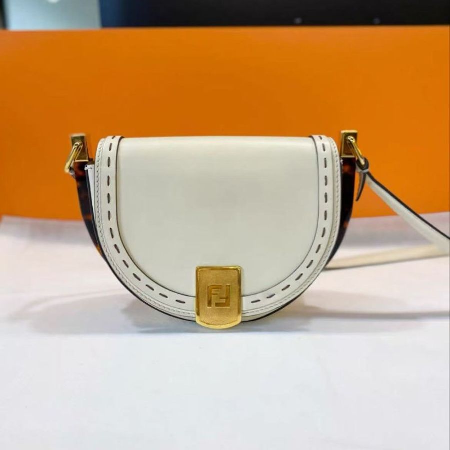 Fendi Moonlight系列 半月形全皮馬鞍包琥珀白巧克力17×13cm 98新 配件塵袋-2