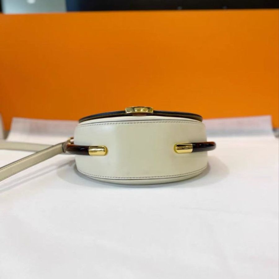 Fendi Moonlight系列 半月形全皮馬鞍包琥珀白巧克力17×13cm 98新 配件塵袋-3