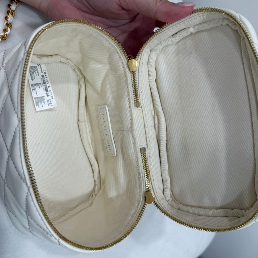 CHARLES &KEITH-14