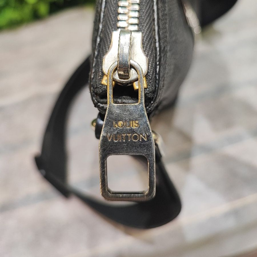 Louis Vuitton Mick Crossbody MM-23