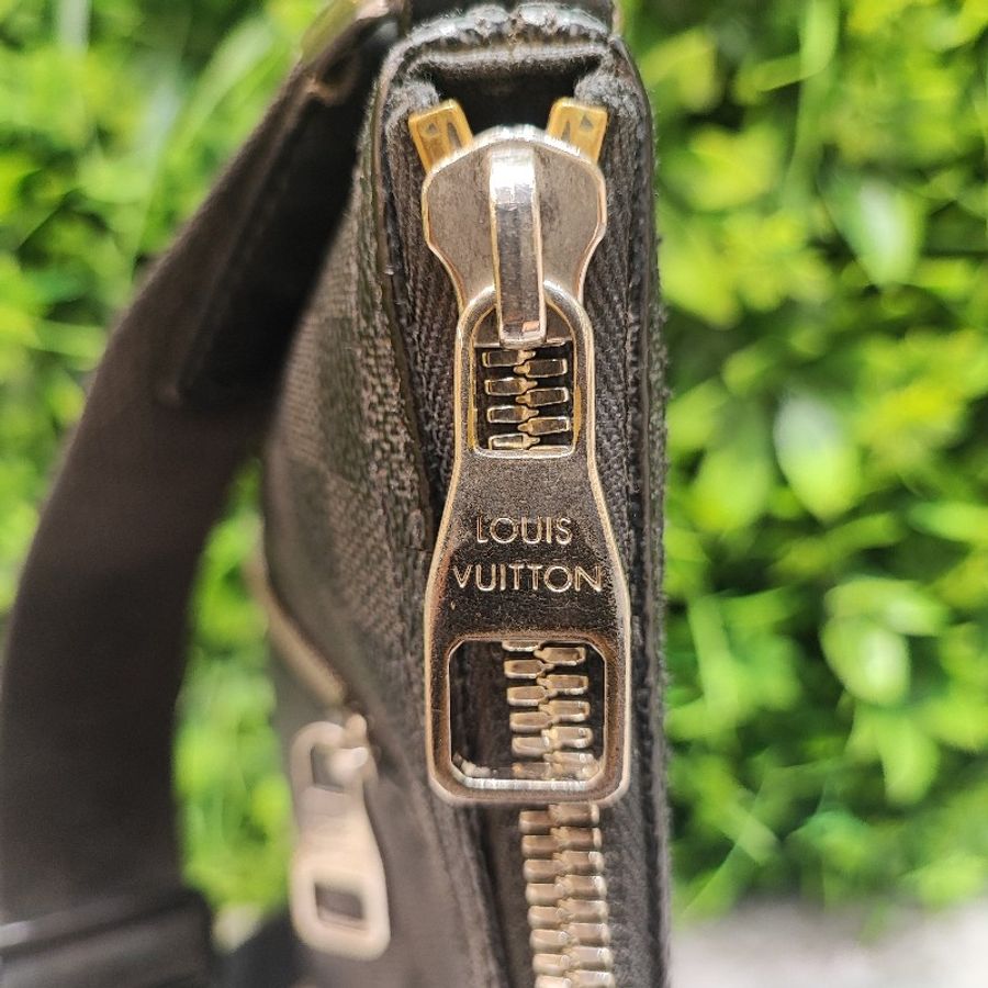 Louis Vuitton Mick Crossbody MM-24