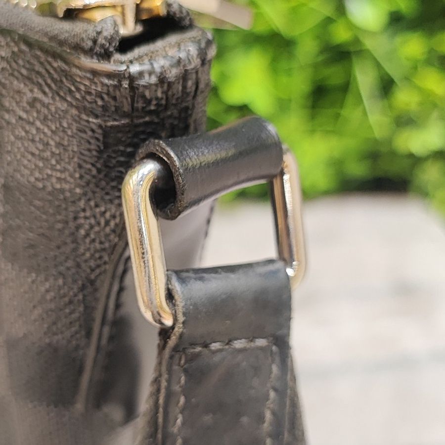 Louis Vuitton Mick Crossbody MM-25
