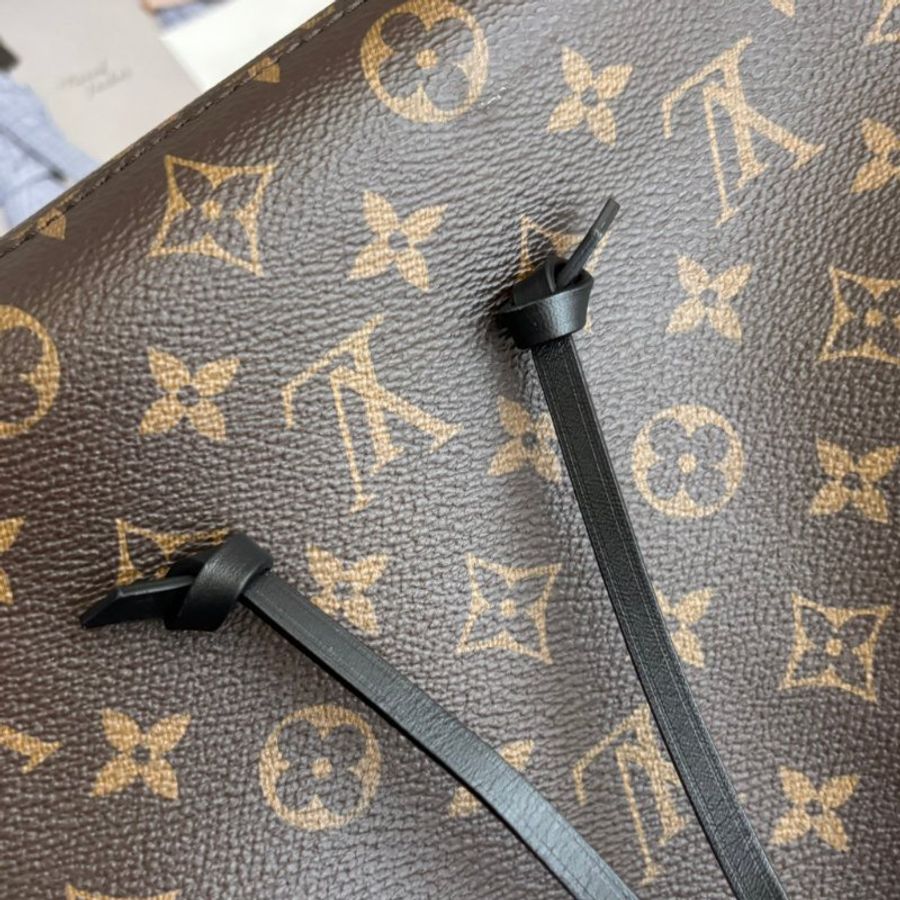 ::LOUIS VUITTON:: M44020 NéoNoé MM 花紋黑色邊水桶肩背斜背包-8