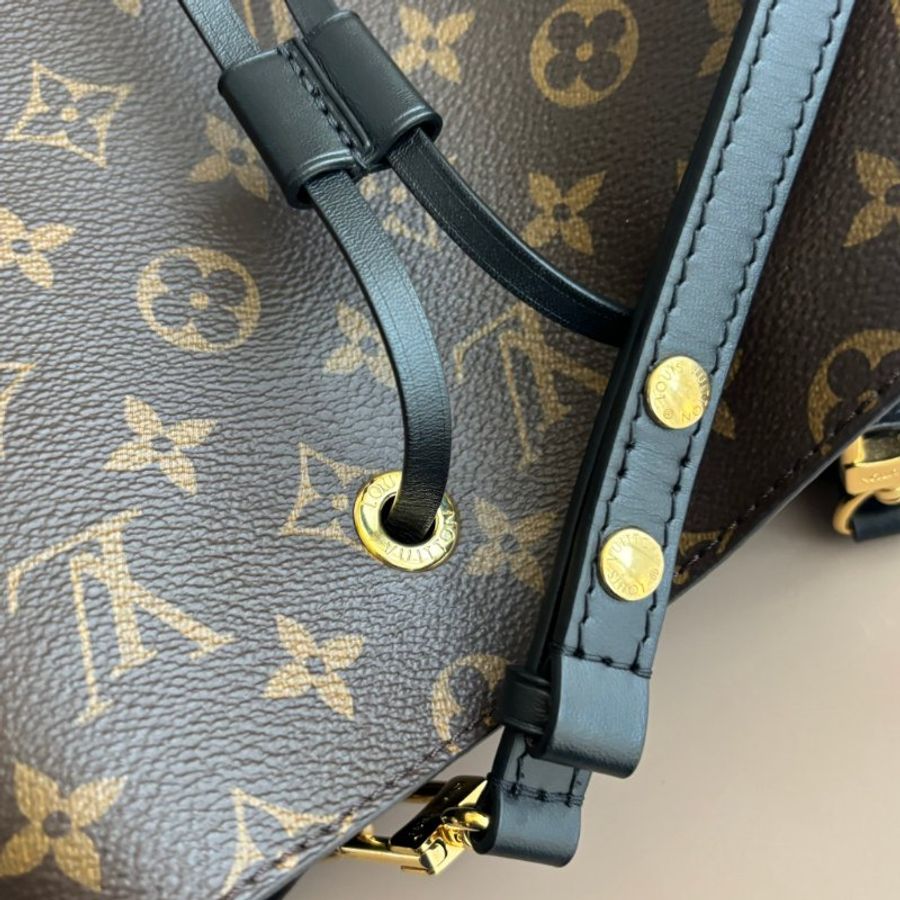 ::LOUIS VUITTON:: M44020 NéoNoé MM 花紋黑色邊水桶肩背斜背包-9