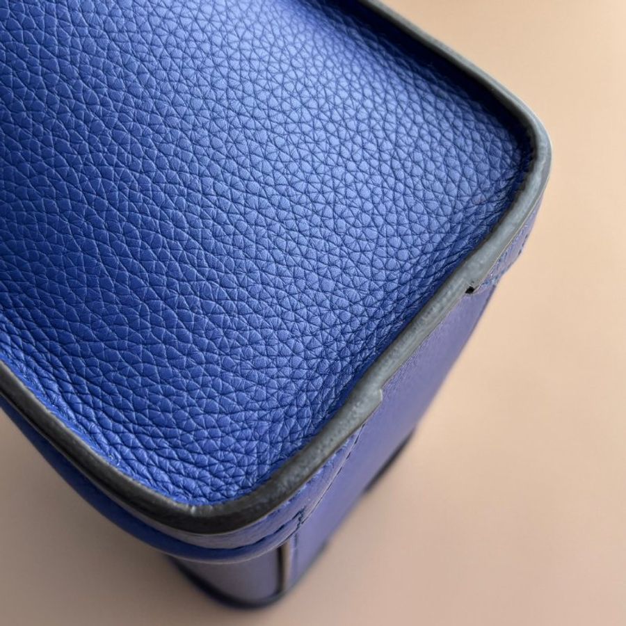 ::CELINE:: LUGGAGE Nano 藍色小牛皮手提斜背包 囧包-9